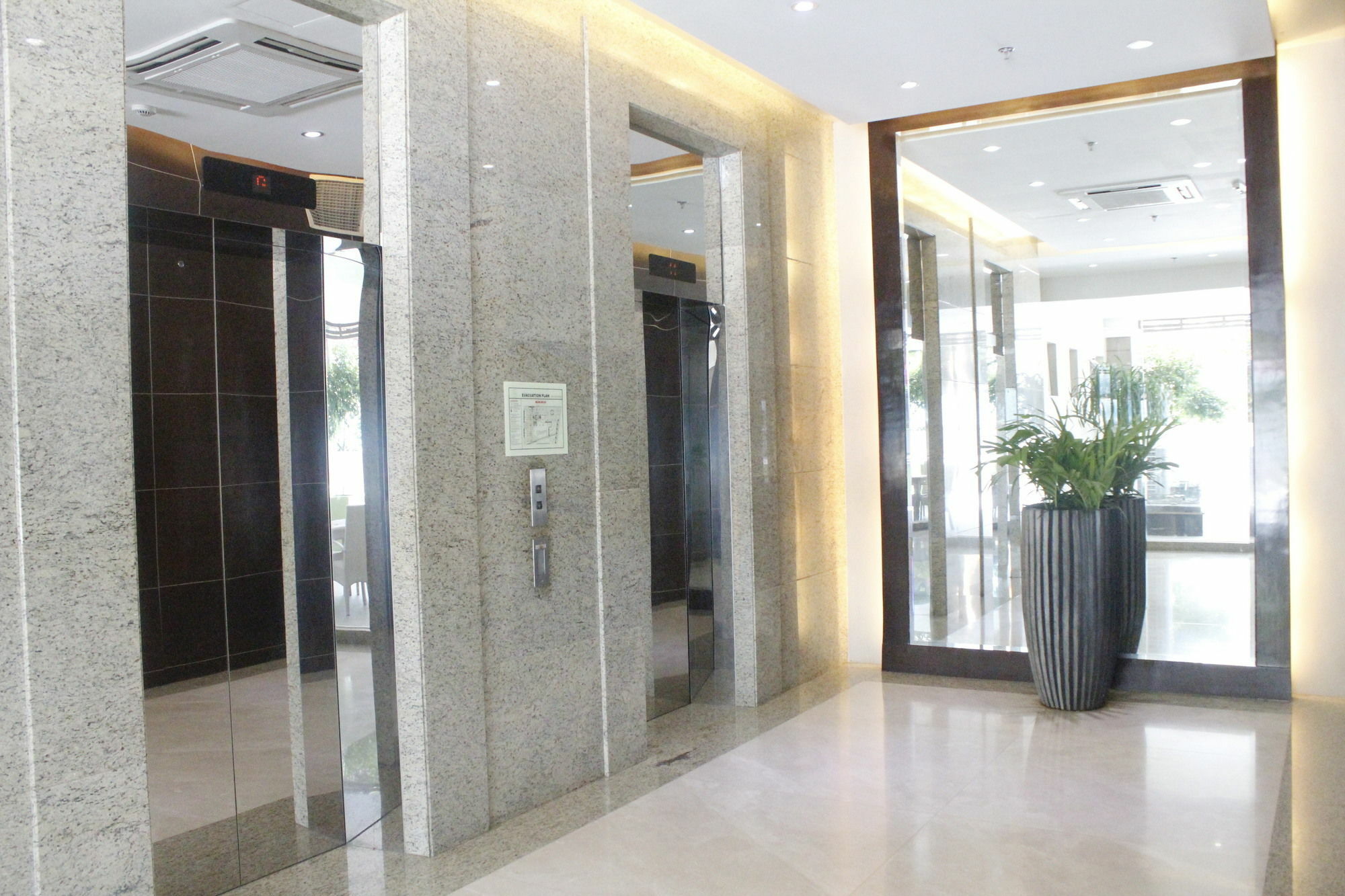 Padgett Place Prime Suites Cebu Stadt Exterior foto